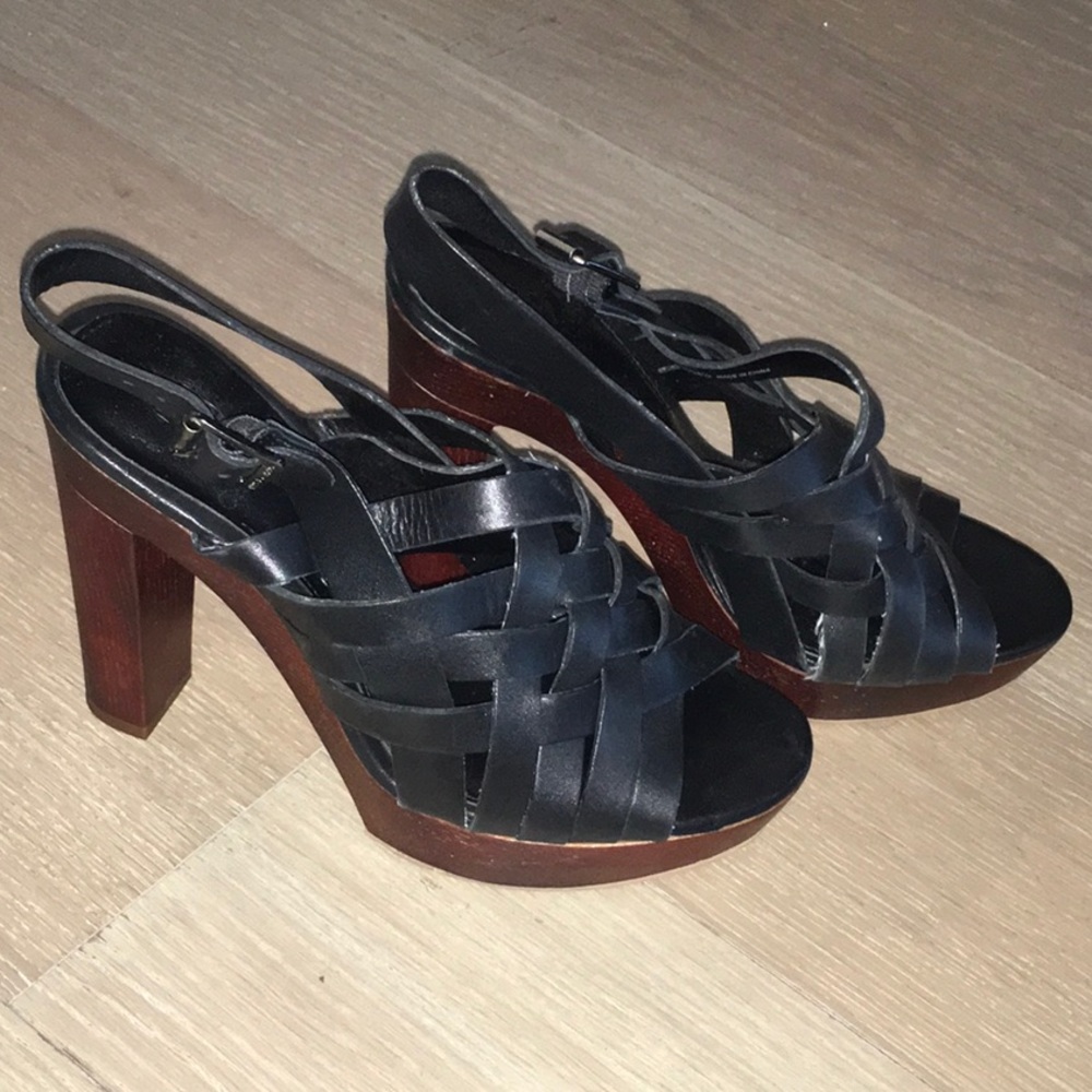 Vince Camuto black strappy sandals